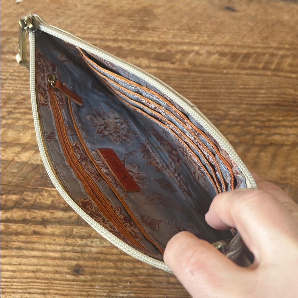 Hobo Vida Leather Wristlet - Picture 5 of 6